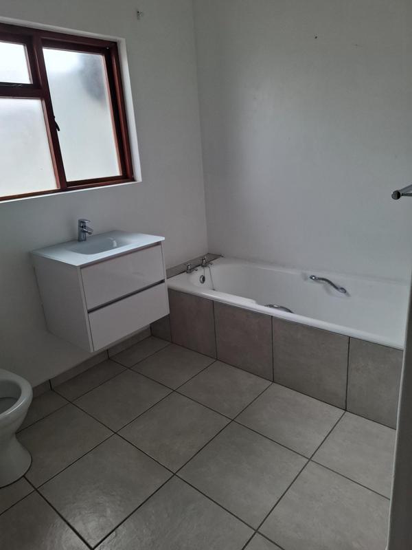 To Let 4 Bedroom Property for Rent in Dwarskersbos Western Cape